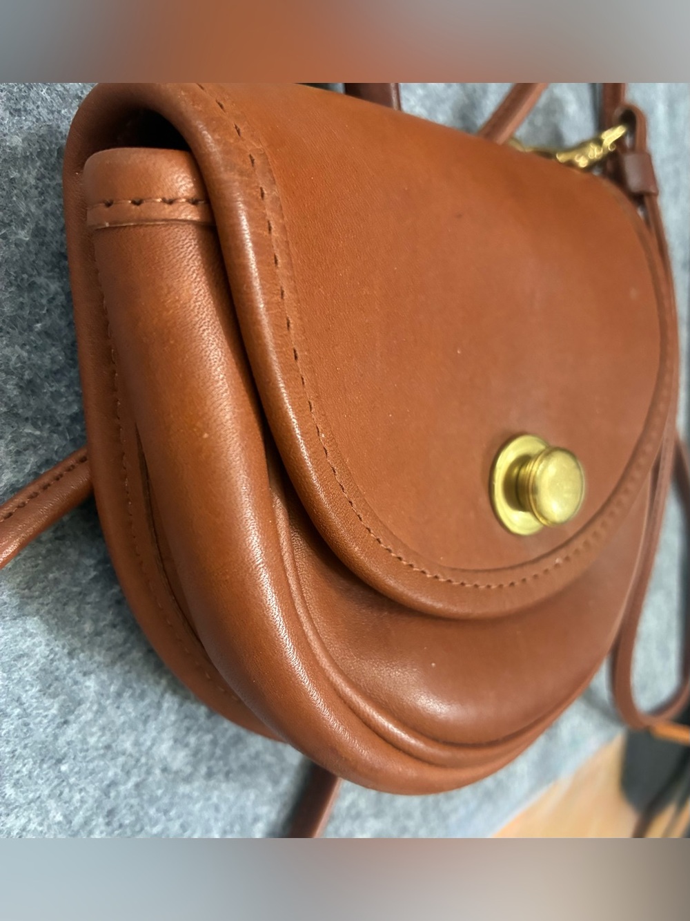 Vintage Coach Brown British Tan Leather Mini Belt Bag Crossbody with spring Lock - Picture 3 of 12